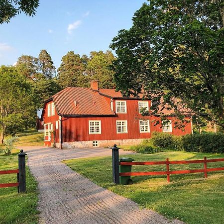 Nice Home In Mantorp With Kitchen Bagian luar foto