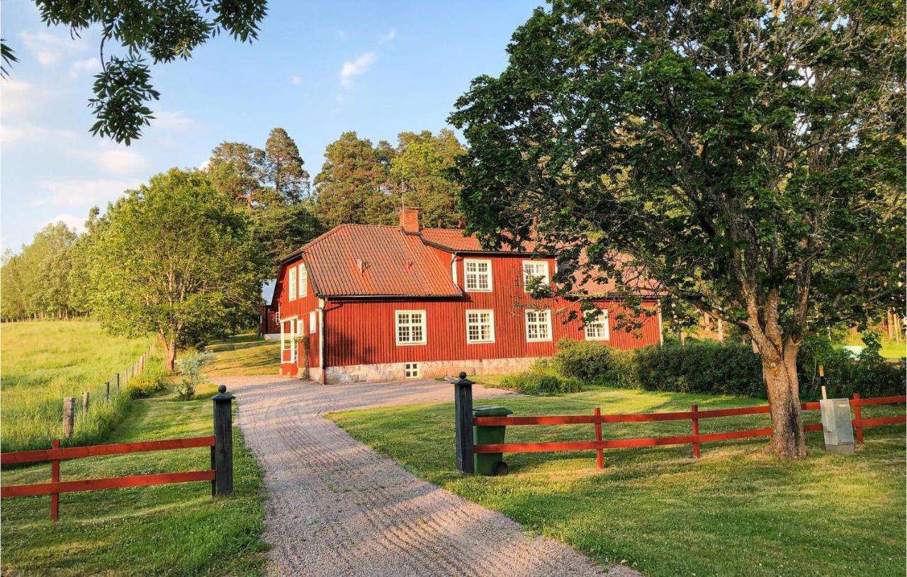 Nice Home In Mantorp With Kitchen Bagian luar foto